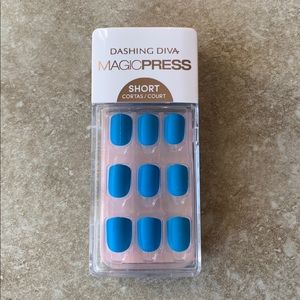 NEW Dashing Diva Press-on Nails - Blue Raspberry